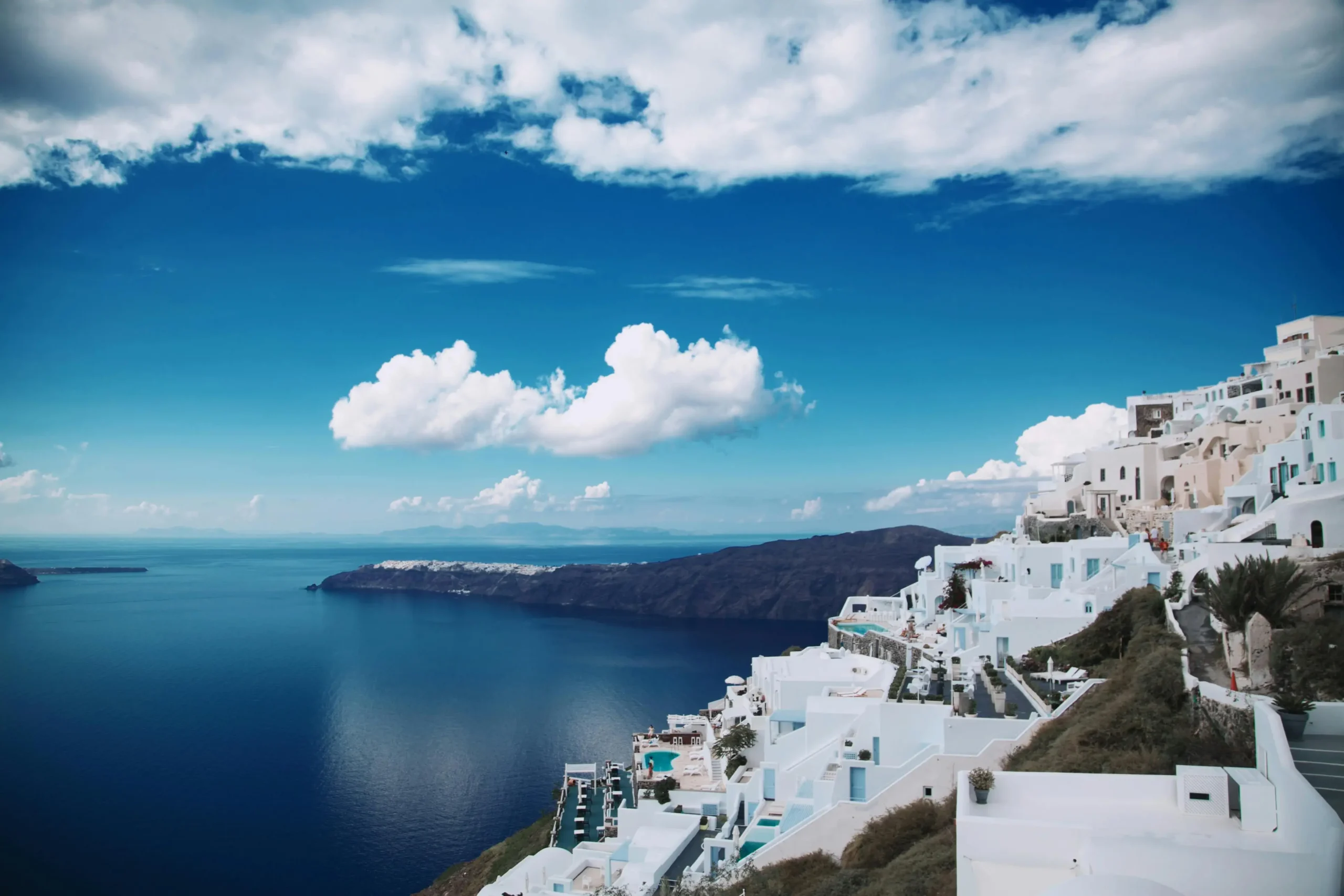 pexels-jimmy-teoh-294331-1010640-scaled What is the Cost of a Trip to Greece? (2025 Travel Budget Guide)