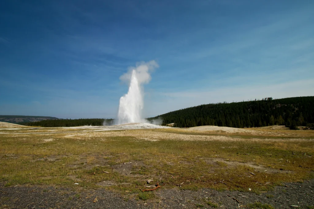 pexels-james-lee-932763-9291061-1024x683 Yellowstone National Park Itinerary: What to See and Do in 3 Days