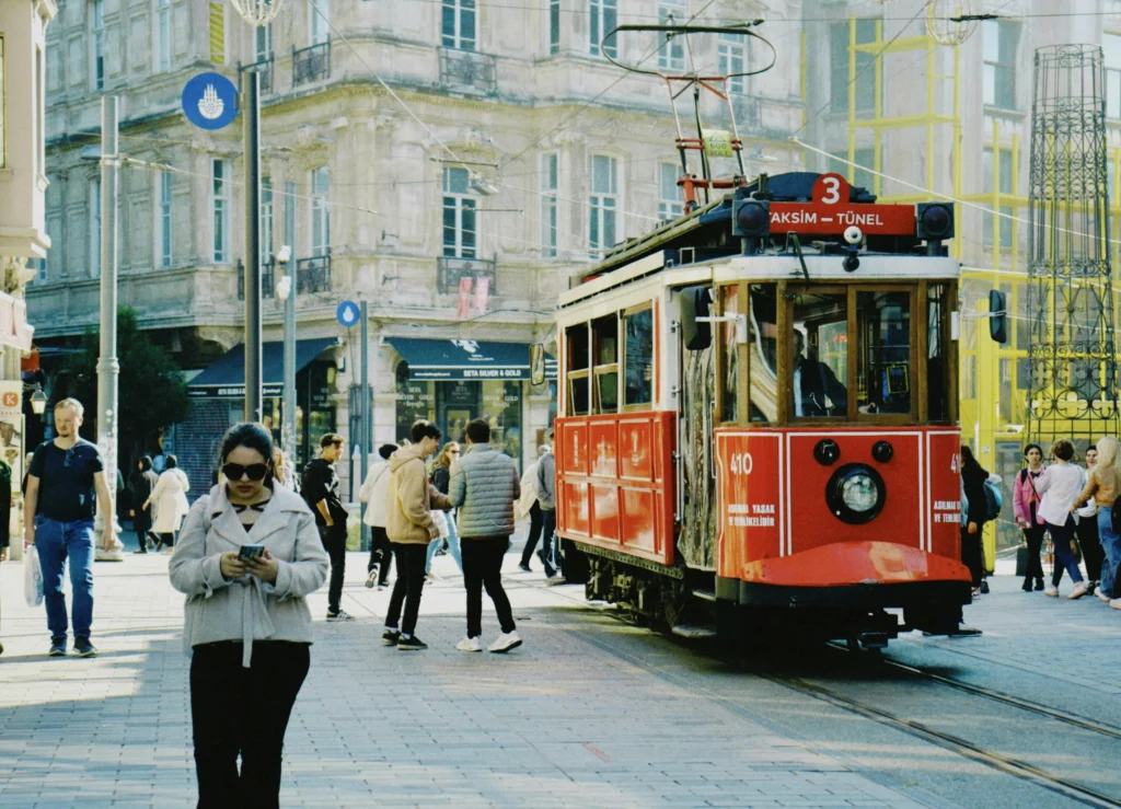 pexels-sumeyye-acar-491137489-20523781-1024x739 Top 10 Must-See Sights in Istanbul: Your Ultimate Travel Guide